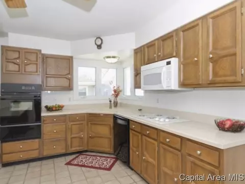 7 Karl Ln, Springfield, IL 62702 photo 6