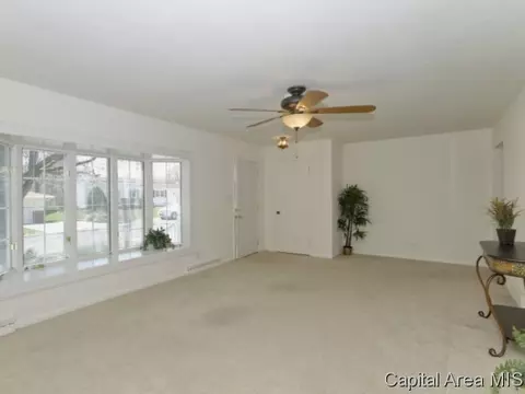 7 Karl Ln, Springfield, IL 62702 photo 4
