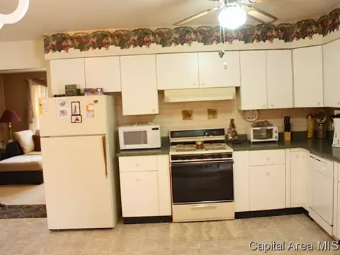 1800 Fairfield Dr, Springfield, IL 62702 photo 5