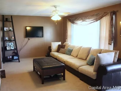 1800 Fairfield Dr, Springfield, IL 62702 photo 2