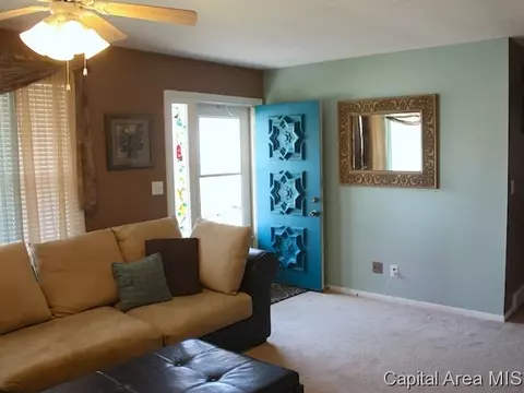 1800 Fairfield Dr, Springfield, IL 62702 photo 3