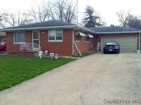 910 E Washington St, Riverton, IL 62561 photo 1