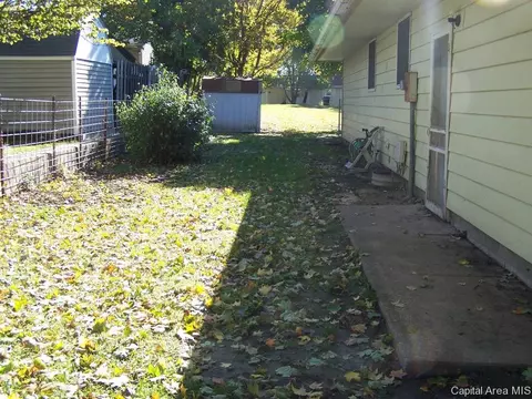 321 E Jackson, Virginia, IL 62691 photo 5