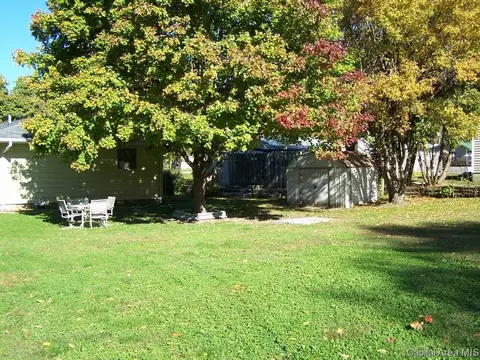 321 E Jackson, Virginia, IL 62691 photo 3
