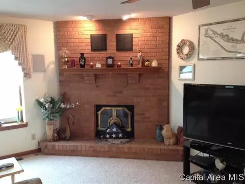 2624 Lindbergh Blvd, Springfield, IL 62704 photo 5