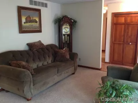 2624 Lindbergh Blvd, Springfield, IL 62704 photo 4
