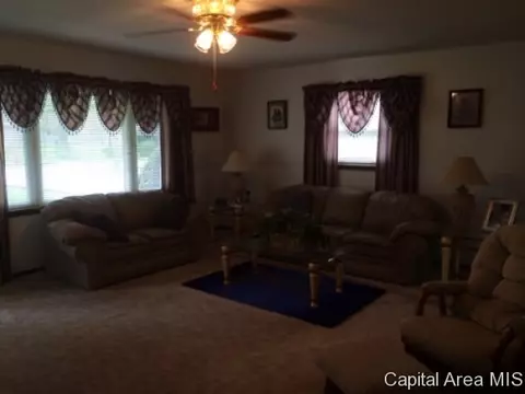 2571 Tozer Rd, Springfield, IL 62707 photo 3