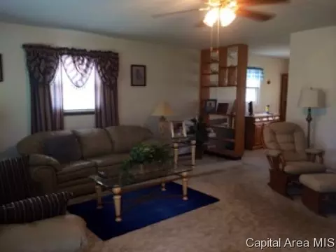 2571 Tozer Rd, Springfield, IL 62707 photo 2