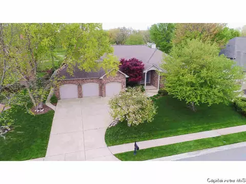 2237 Greenside Dr, Springfield, IL 62704 photo 2