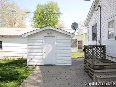 2339 S 14th St, Springfield, IL 62703 photo 4