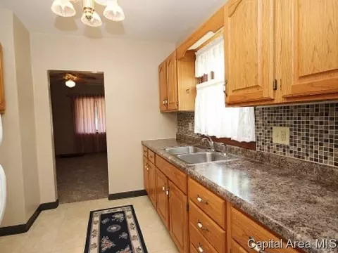 2339 S 14th St, Springfield, IL 62703 photo 6