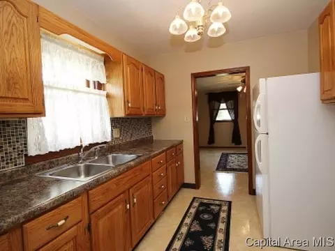 2339 S 14th St, Springfield, IL 62703 photo 5
