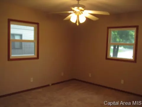 2400 E Dover Dr, Springfield, IL 62703 photo 6