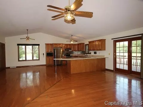 104 Resina Dr, Springfield, IL 62703 photo 3