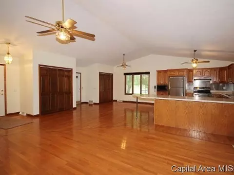 104 Resina Dr, Springfield, IL 62703 photo 4