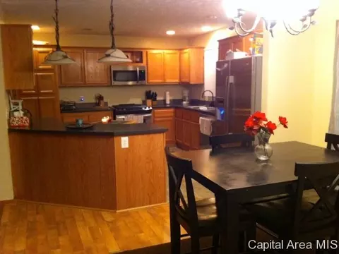 2812 S 13th, Springfield, IL 62703 photo 4