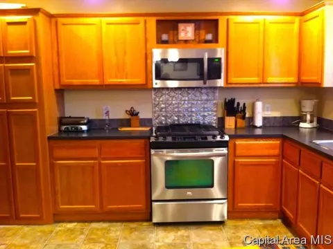 2812 S 13th, Springfield, IL 62703 photo 3