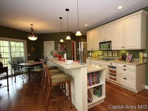 1637 Hoechester Rd, Springfield, IL 62712 photo 6