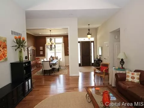 1637 Hoechester Rd, Springfield, IL 62712 photo 3