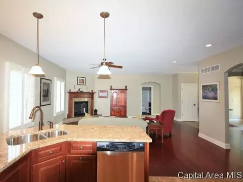 234 Buffett Dr, Springfield, IL 62711 photo 4