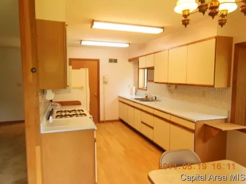455 Pakey Rd, Springfield, IL 62712 photo 3