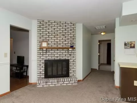 2720 Arlington Dr, Springfield, IL 62704 photo 8
