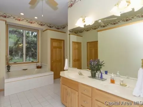 48 W Fairview Ln, Springfield, IL 62711 photo 14