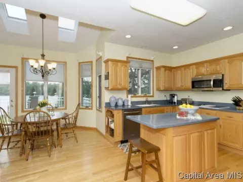 48 W Fairview Ln, Springfield, IL 62711 photo 9