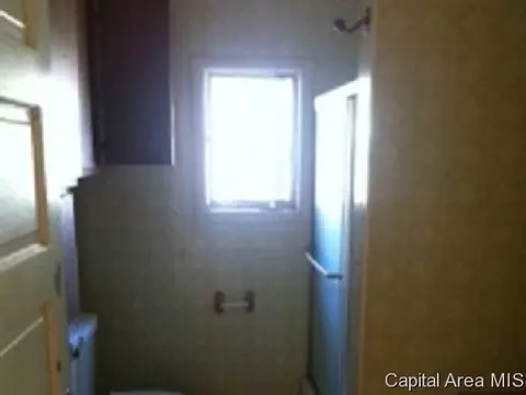 108 E Wilson Ave, Gillespie, IL 62033 photo 5
