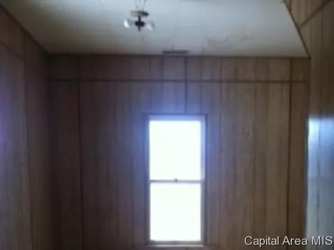 108 E Wilson Ave, Gillespie, IL 62033 photo 7