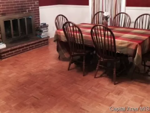 329 E Tanner St, Waverly, IL 62692 photo 6