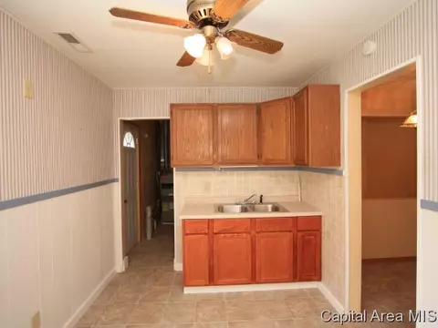 1929 N 20th St, Springfield, IL 62702 photo 4