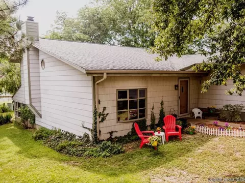 32 Lucerne Dr, Springfield, IL 62707 photo 2