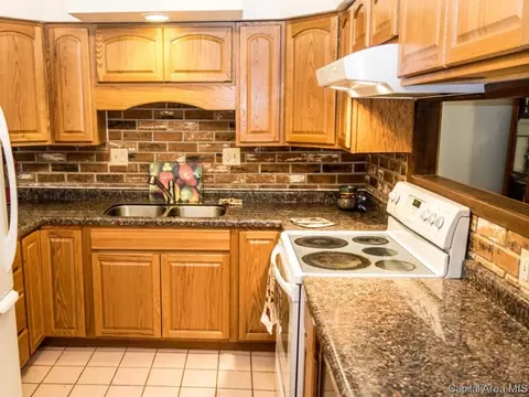 32 Lucerne Dr, Springfield, IL 62707 photo 3