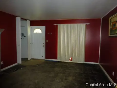 1500 Fairfield Dr, Springfield, IL 62702 photo 2