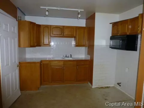 1500 Fairfield Dr, Springfield, IL 62702 photo 5