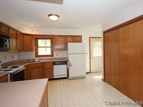 5234 Carlton, Springfield, IL 62703 photo 5