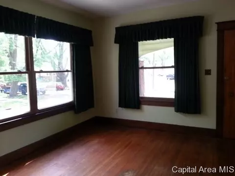 854 S State St, Springfield, IL 62704 photo 2