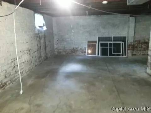 854 S State St, Springfield, IL 62704 photo 14