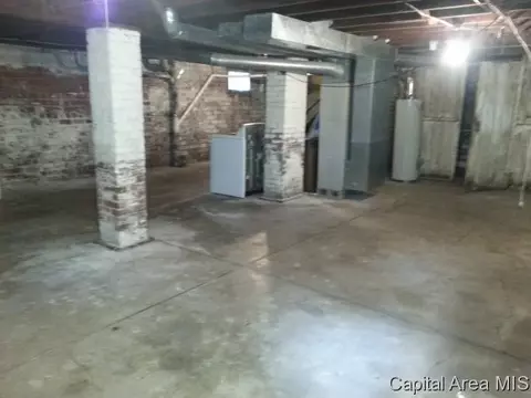 854 S State St, Springfield, IL 62704 photo 15