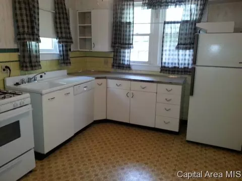 854 S State St, Springfield, IL 62704 photo 7