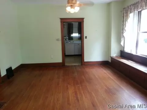 854 S State St, Springfield, IL 62704 photo 5