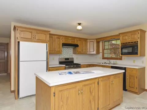 2608 Apple Creek Dr, Springfield, IL 62702 photo 8