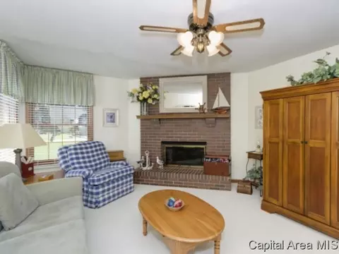 2608 Apple Creek Dr, Springfield, IL 62702 photo 11