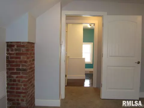 2549 S 7th St, Springfield, IL 62703 photo 6