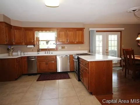 3913 W Bluffs Rd, Springfield, IL 62711 photo 4