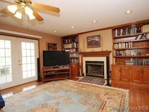 3913 W Bluffs Rd, Springfield, IL 62711 photo 7