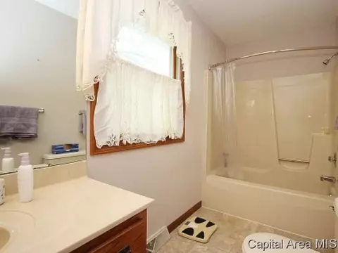 3913 W Bluffs Rd, Springfield, IL 62711 photo 21