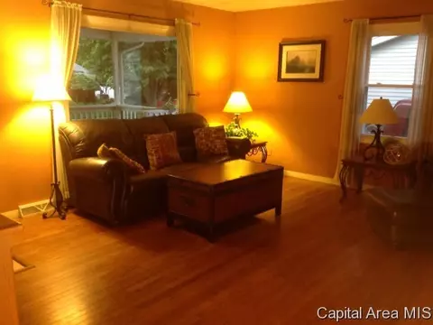 2130 Warwick Dr, Springfield, IL 62704 photo 3