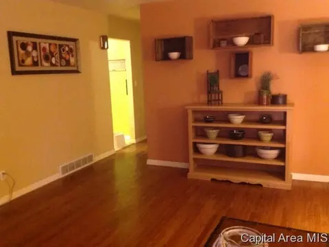 2130 Warwick Dr, Springfield, IL 62704 photo 9